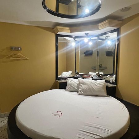 סלבאדור Hotel Paradise מראה חיצוני תמונה