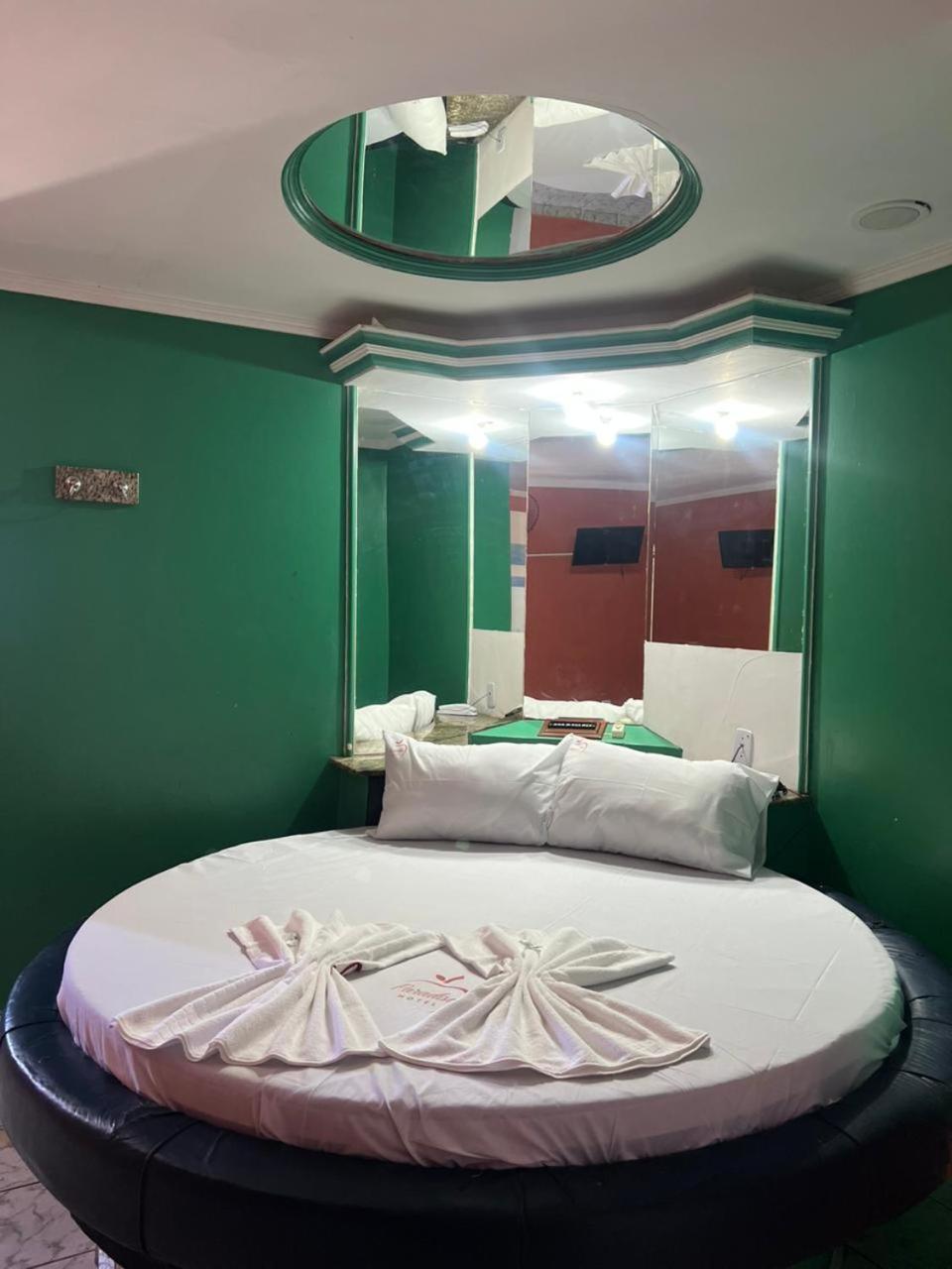 סלבאדור Hotel Paradise מראה חיצוני תמונה